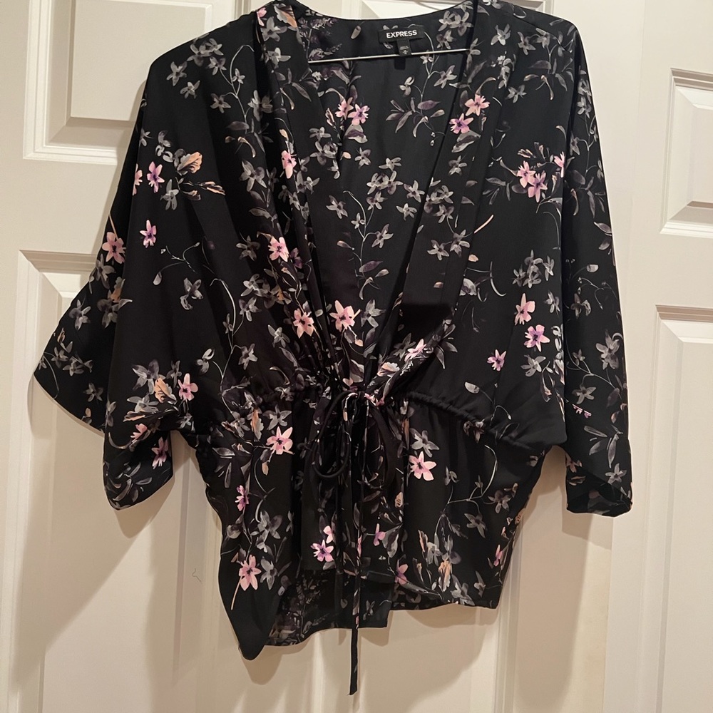Express tie top